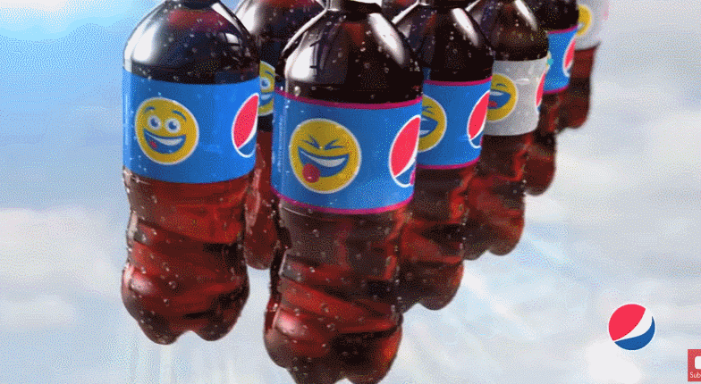 在这组广告里,贴了emoji的可乐瓶变身为"人",参与大家热爱的过山车